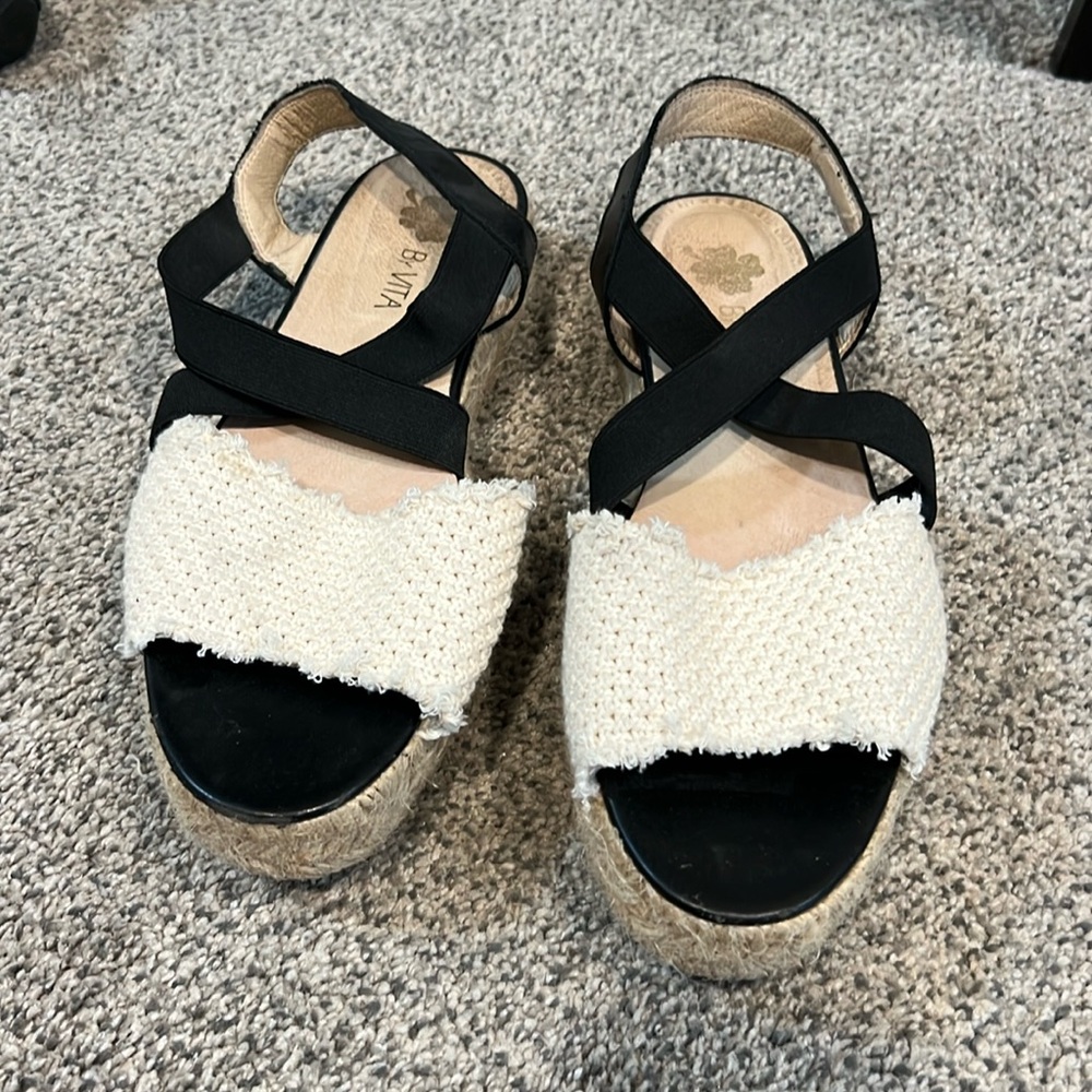 By Vita Black/Ivory slip on sandals